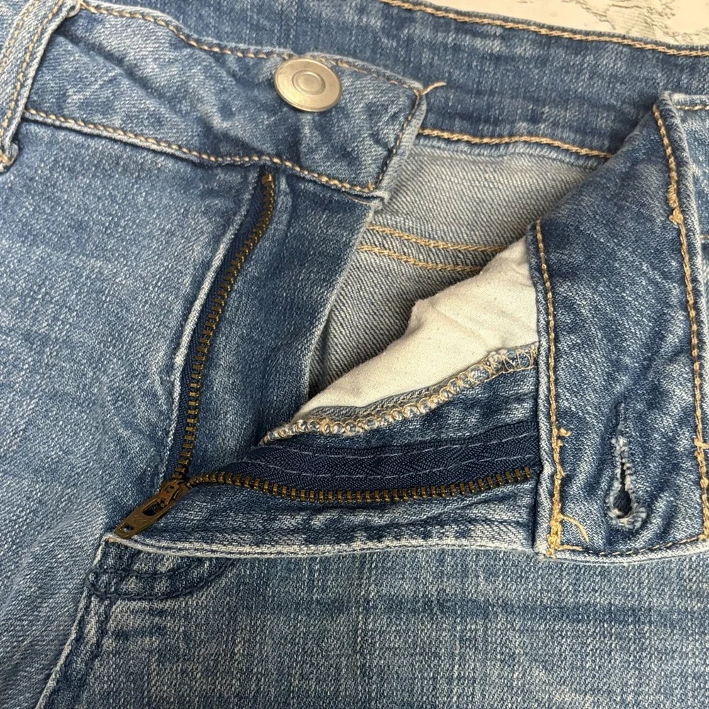 Time and Tru Light Blue Distressed Women's Jeans - Picture 8 of 8